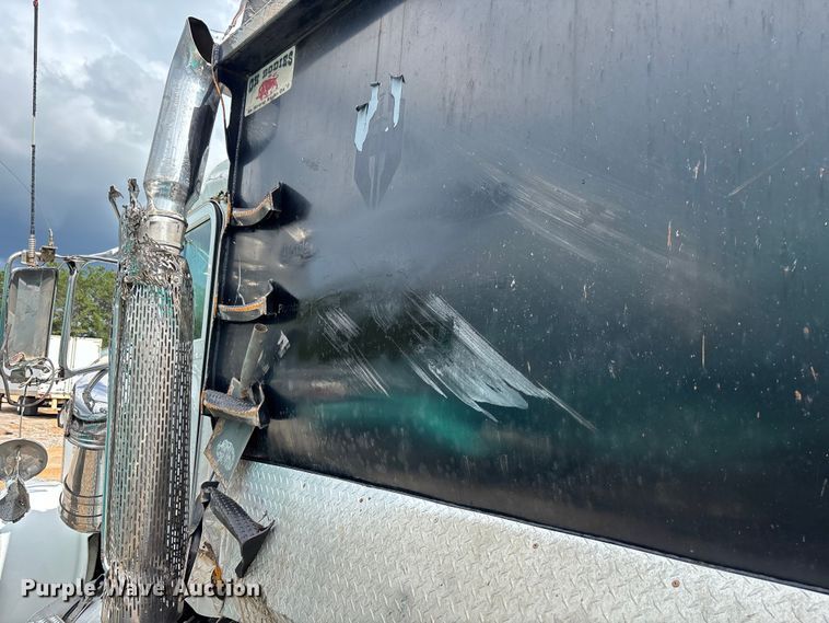 image for item YA3889 2020 Peterbilt 389 dump truck