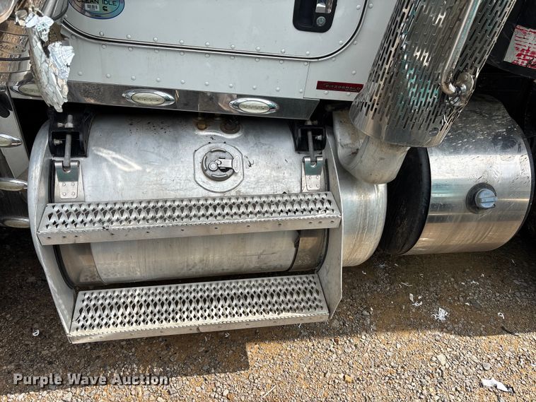 image for item YA3889 2020 Peterbilt 389 dump truck