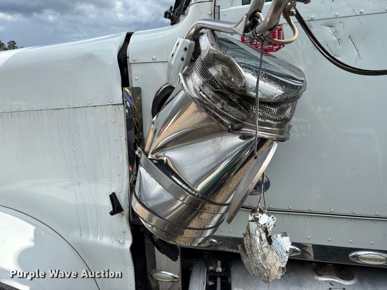 image for item YA3889 2020 Peterbilt 389 dump truck
