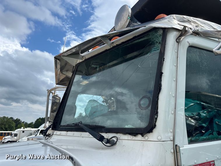 image for item YA3889 2020 Peterbilt 389 dump truck