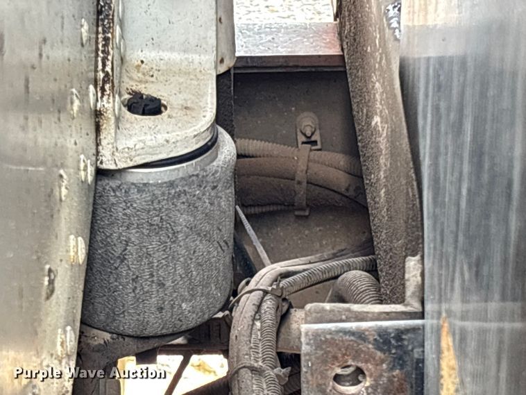 image for item YA3889 2020 Peterbilt 389 dump truck