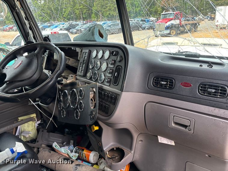 image for item YA3889 2020 Peterbilt 389 dump truck