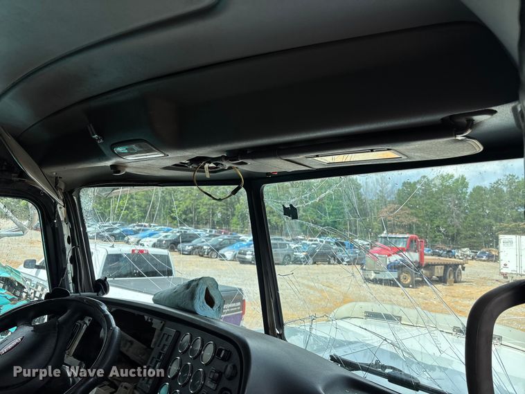 image for item YA3889 2020 Peterbilt 389 dump truck