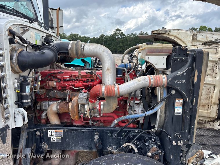 image for item YA3889 2020 Peterbilt 389 dump truck