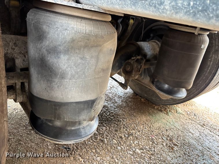 image for item YA3889 2020 Peterbilt 389 dump truck