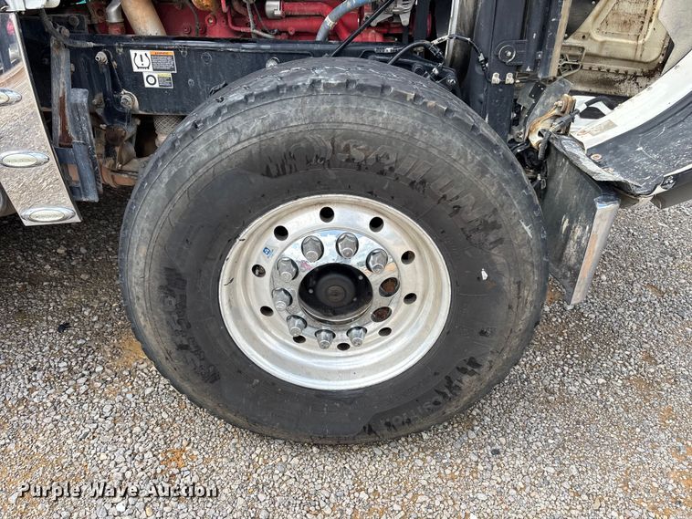 image for item YA3889 2020 Peterbilt 389 dump truck