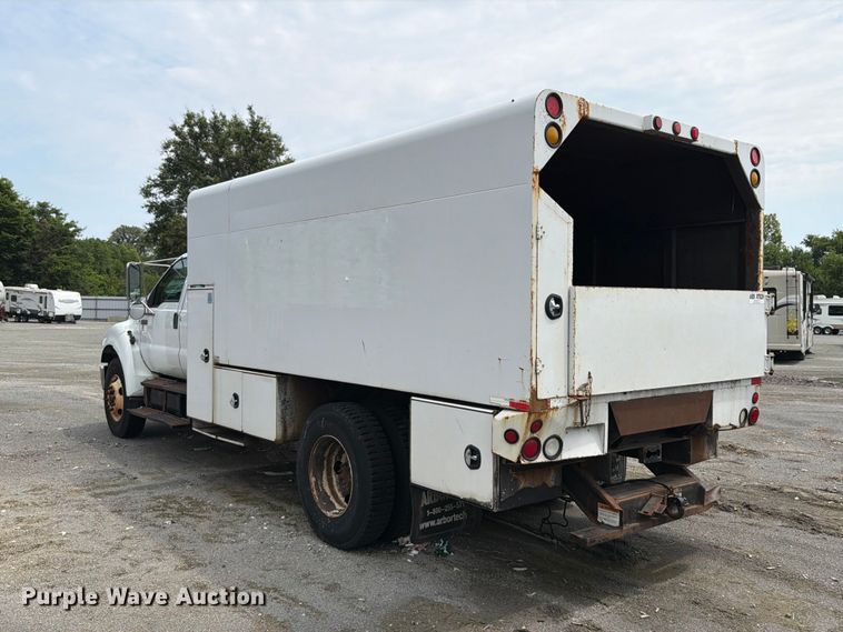 image for item YA3901 2010 Ford F750 Super Duty XL Crew Cab chipper truck