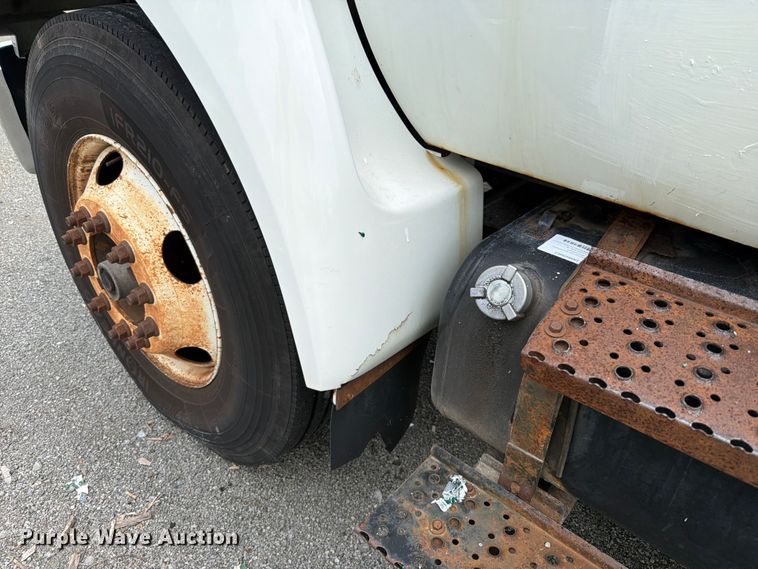 image for item YA3901 2010 Ford F750 Super Duty XL Crew Cab chipper truck