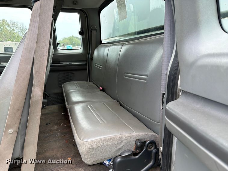 image for item YA3901 2010 Ford F750 Super Duty XL Crew Cab chipper truck