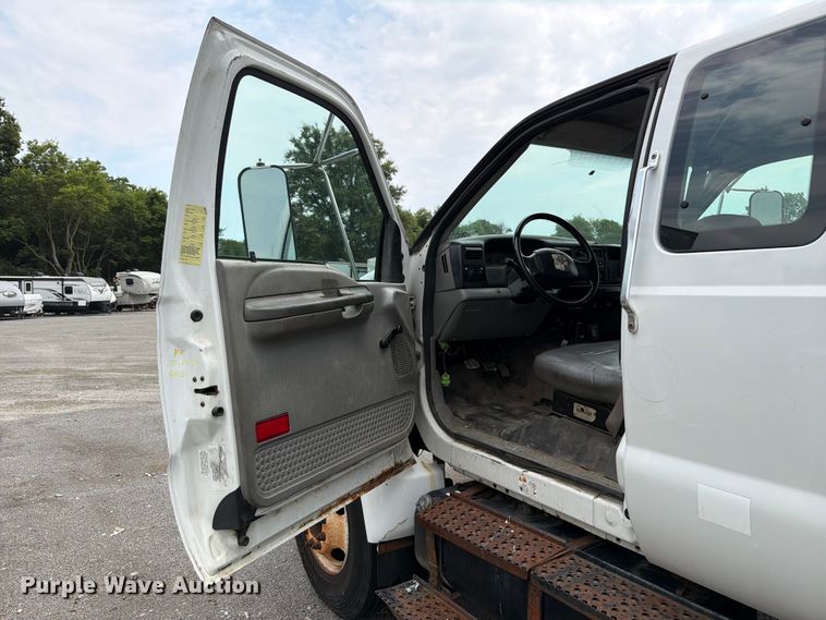 image for item YA3901 2010 Ford F750 Super Duty XL Crew Cab chipper truck