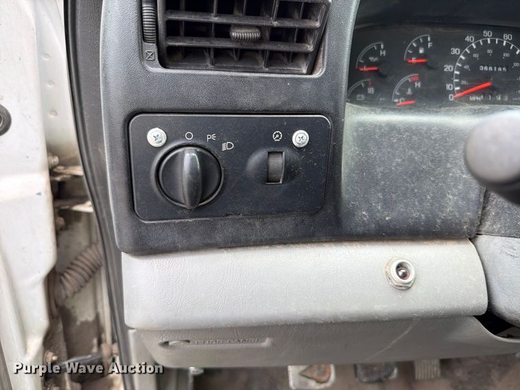 image for item YA3901 2010 Ford F750 Super Duty XL Crew Cab chipper truck