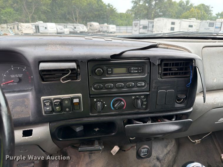 image for item YA3901 2010 Ford F750 Super Duty XL Crew Cab chipper truck