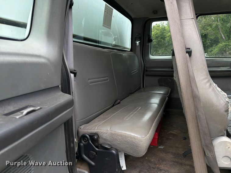 image for item YA3901 2010 Ford F750 Super Duty XL Crew Cab chipper truck