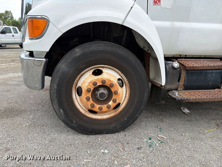 image for item YA3901 2010 Ford F750 Super Duty XL Crew Cab chipper truck