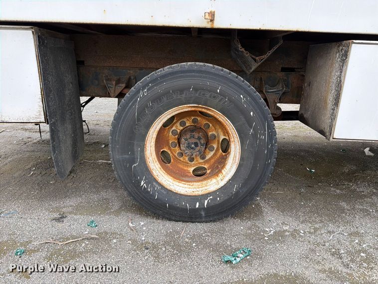 image for item YA3901 2010 Ford F750 Super Duty XL Crew Cab chipper truck