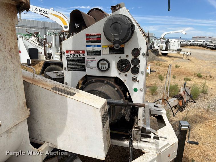 image for item YA3996 2011 Altec DC912A wood chipper