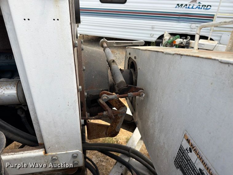 image for item YA3996 2011 Altec DC912A wood chipper