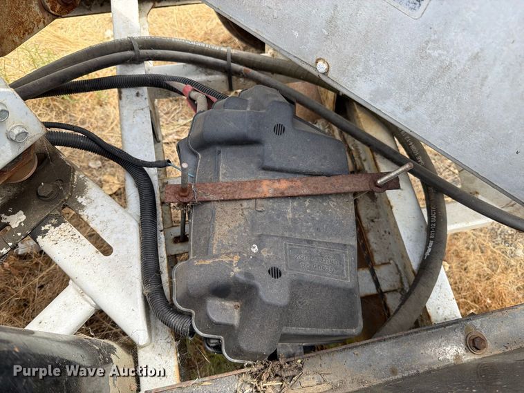 image for item YA3996 2011 Altec DC912A wood chipper