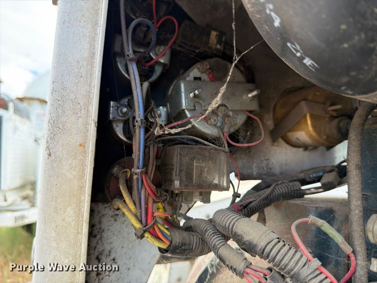 image for item YA3996 2011 Altec DC912A wood chipper