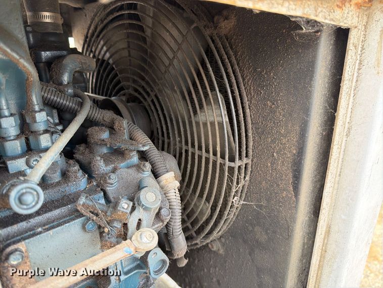 image for item YA3996 2011 Altec DC912A wood chipper
