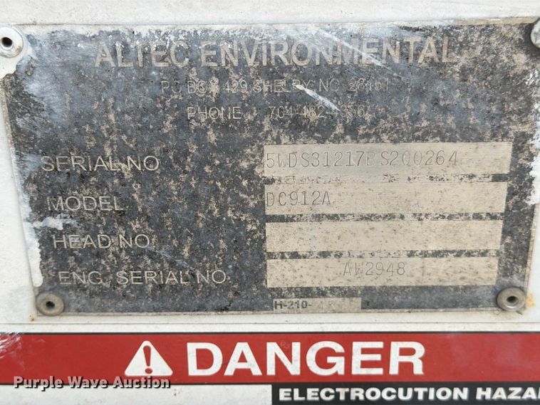 image for item YA3996 2011 Altec DC912A wood chipper