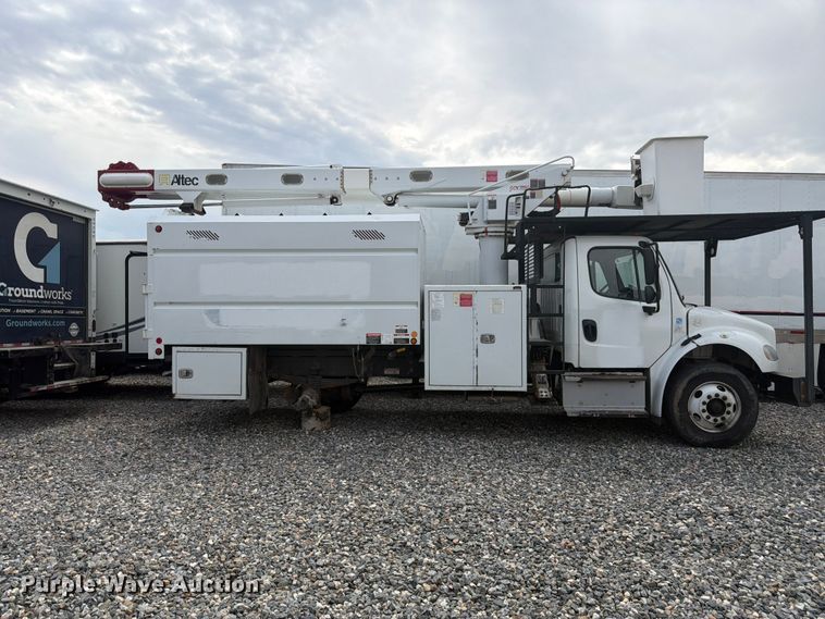 image for item YA4104 2015 Freightliner Business Class M2 forestry bucket truck