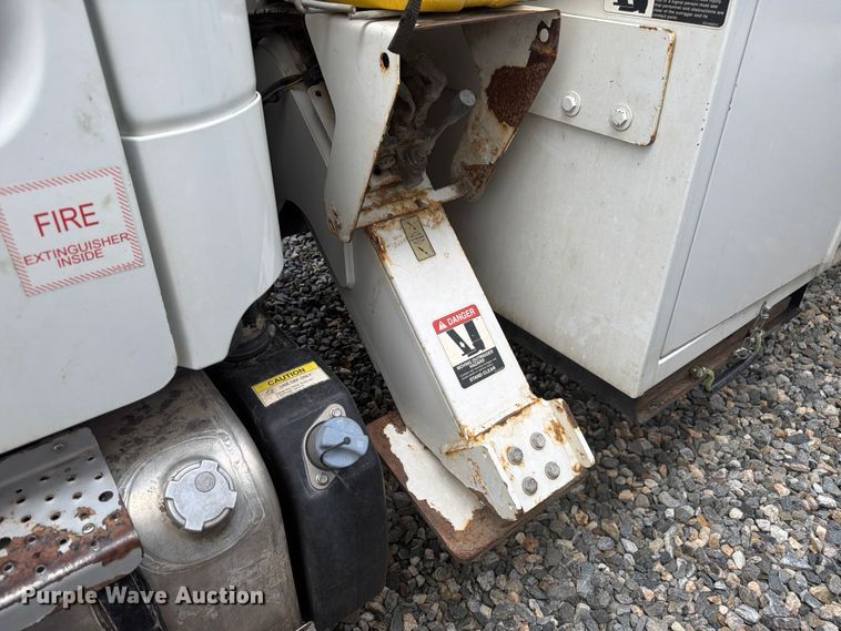 image for item YA4104 2015 Freightliner Business Class M2 forestry bucket truck