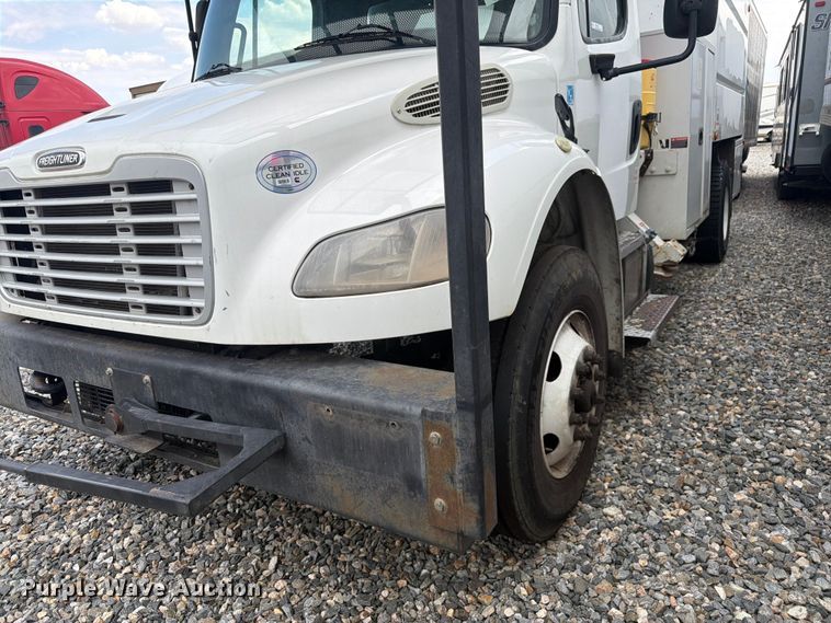 image for item YA4104 2015 Freightliner Business Class M2 forestry bucket truck
