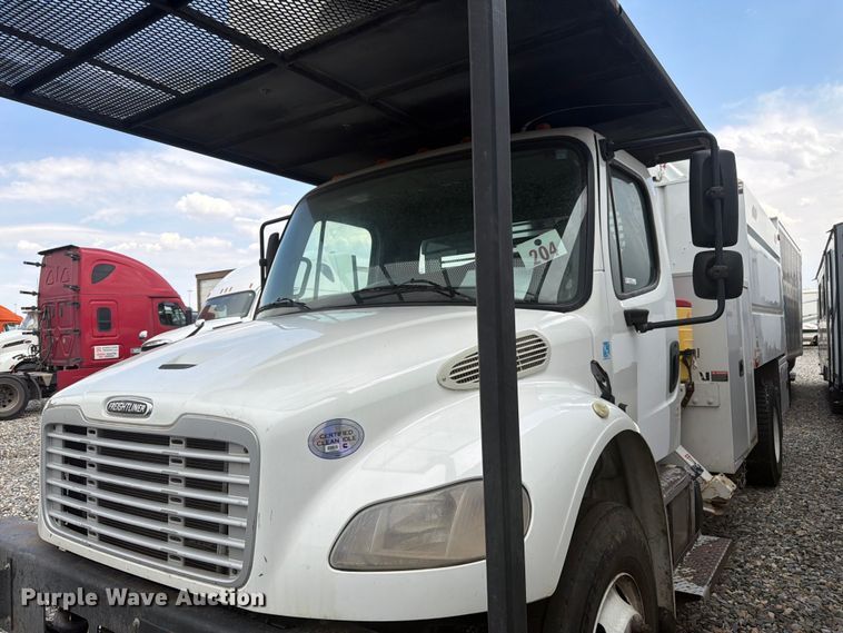 image for item YA4104 2015 Freightliner Business Class M2 forestry bucket truck