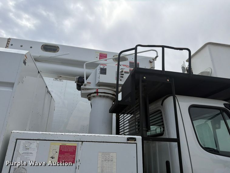 image for item YA4104 2015 Freightliner Business Class M2 forestry bucket truck