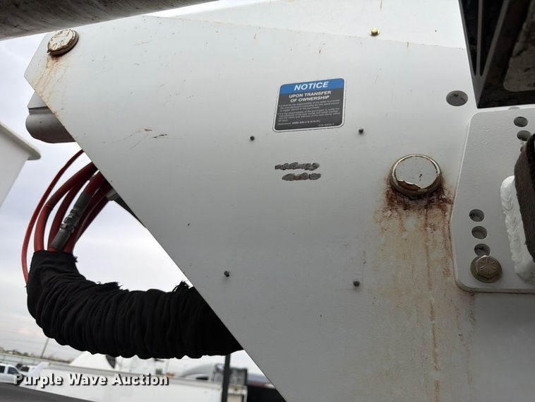 image for item YA4104 2015 Freightliner Business Class M2 forestry bucket truck