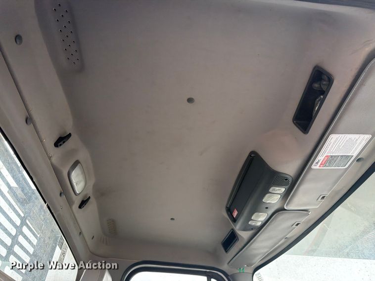 image for item YA4104 2015 Freightliner Business Class M2 forestry bucket truck
