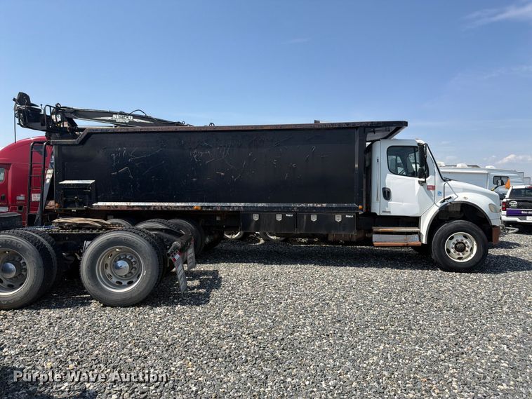 image for item YA4105 2011 Freightliner Business Class M2 grapple truck