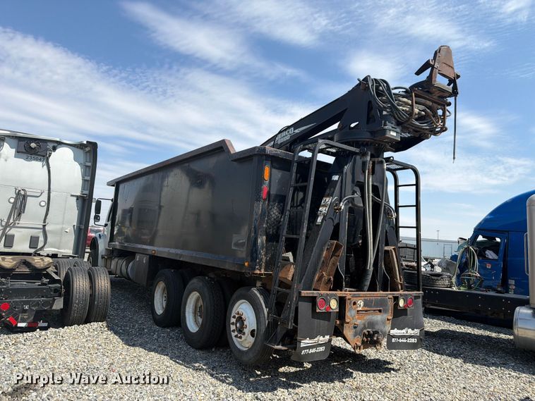 image for item YA4105 2011 Freightliner Business Class M2 grapple truck