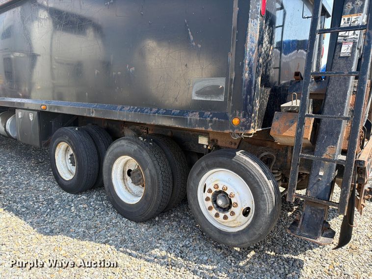 image for item YA4105 2011 Freightliner Business Class M2 grapple truck