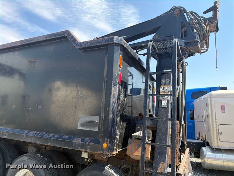 image for item YA4105 2011 Freightliner Business Class M2 grapple truck