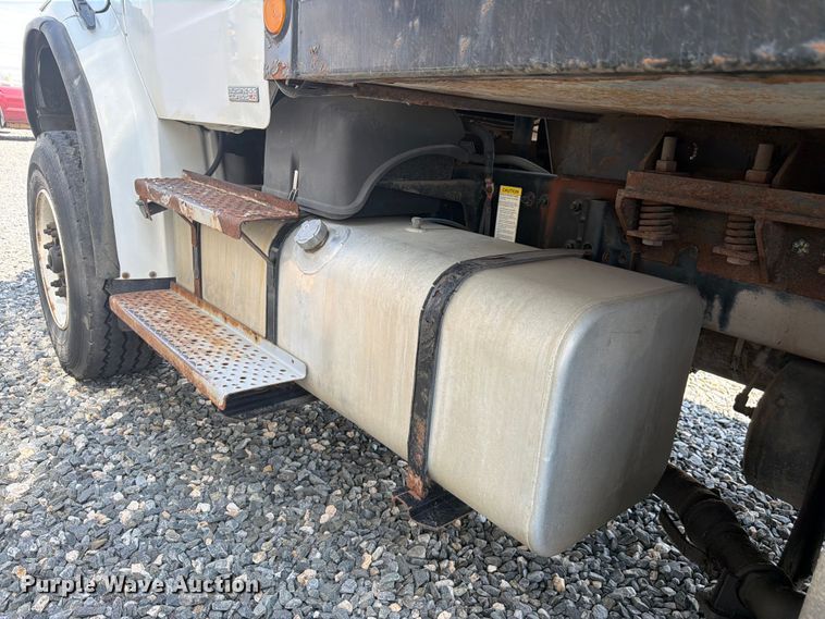 image for item YA4105 2011 Freightliner Business Class M2 grapple truck