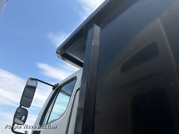 image for item YA4105 2011 Freightliner Business Class M2 grapple truck