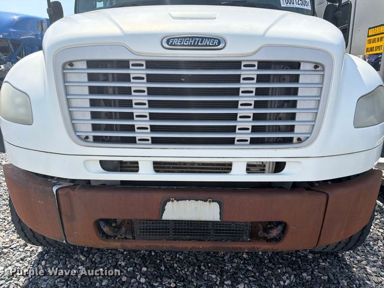 image for item YA4105 2011 Freightliner Business Class M2 grapple truck