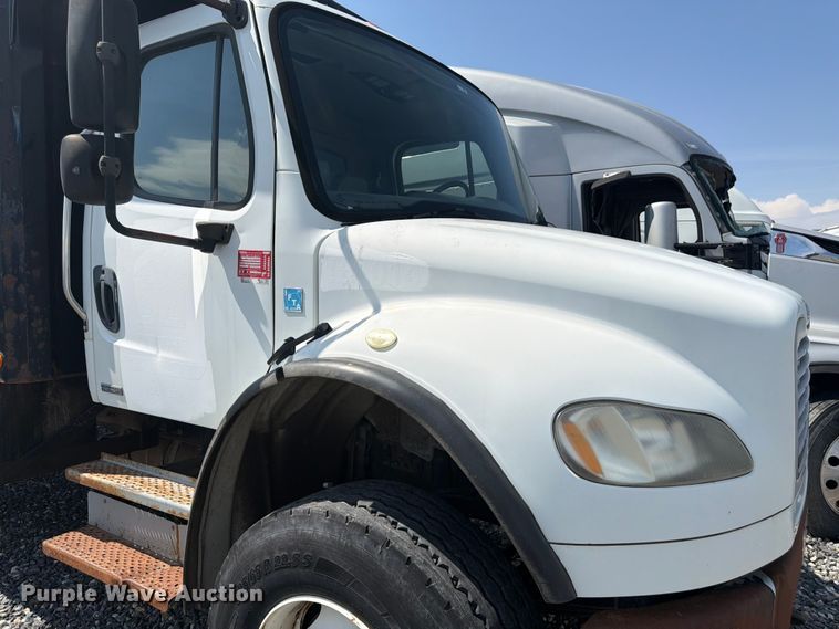 image for item YA4105 2011 Freightliner Business Class M2 grapple truck