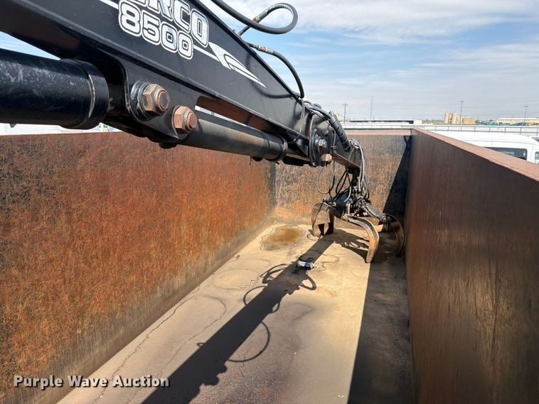 image for item YA4105 2011 Freightliner Business Class M2 grapple truck