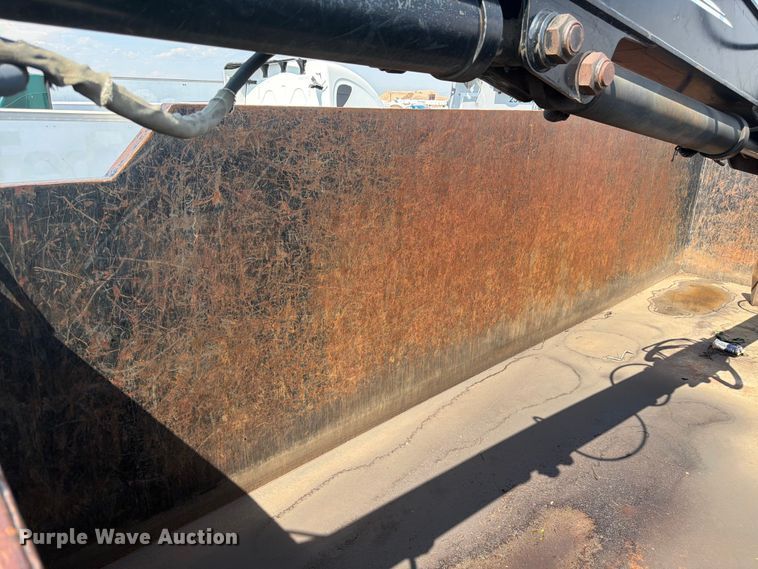 image for item YA4105 2011 Freightliner Business Class M2 grapple truck