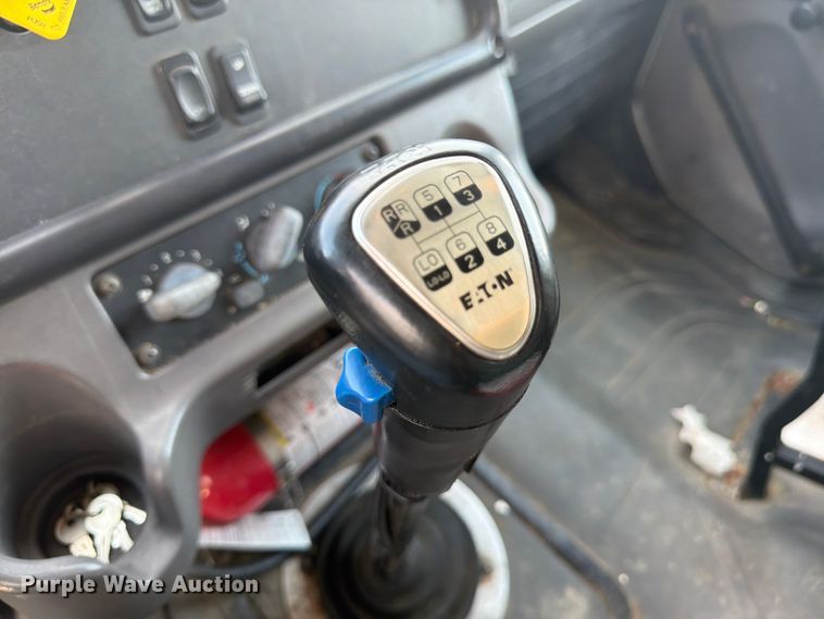 image for item YA4105 2011 Freightliner Business Class M2 grapple truck