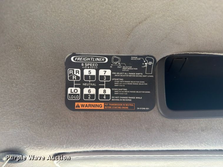 image for item YA4105 2011 Freightliner Business Class M2 grapple truck