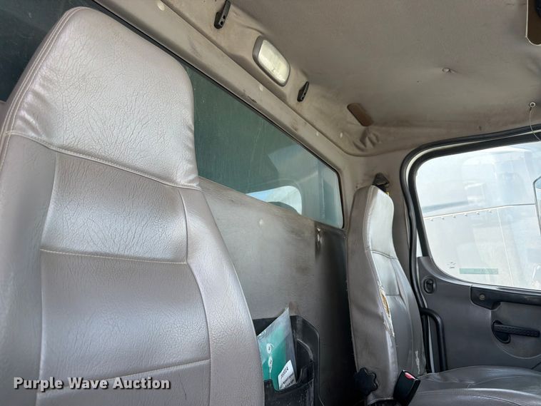 image for item YA4105 2011 Freightliner Business Class M2 grapple truck