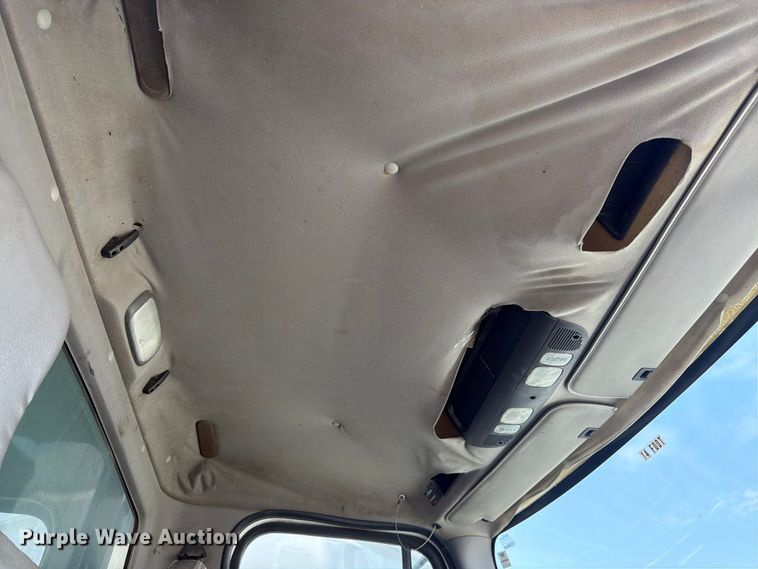 image for item YA4105 2011 Freightliner Business Class M2 grapple truck