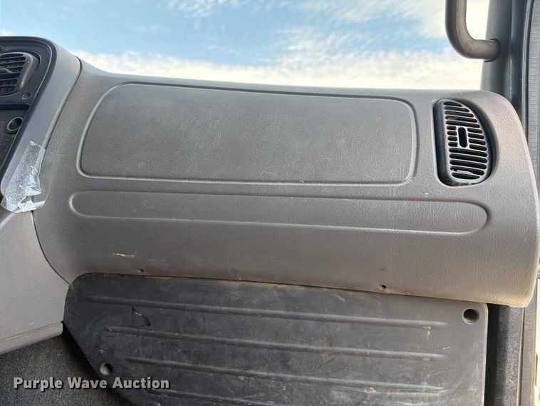 image for item YA4105 2011 Freightliner Business Class M2 grapple truck