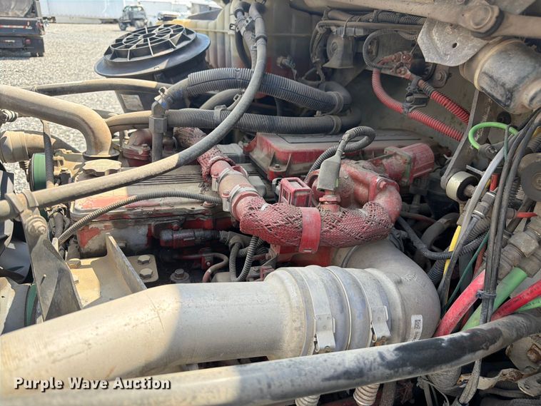 image for item YA4105 2011 Freightliner Business Class M2 grapple truck