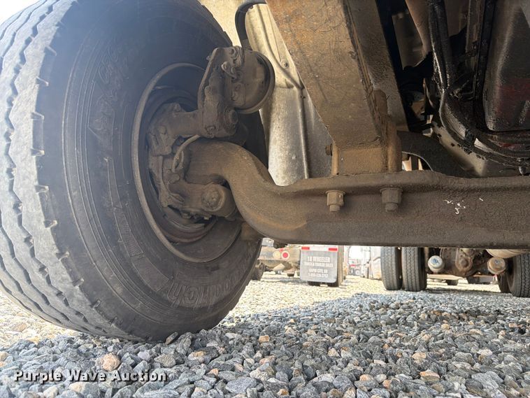 image for item YA4105 2011 Freightliner Business Class M2 grapple truck