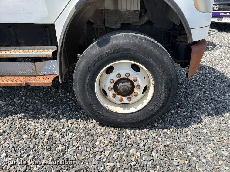 image for item YA4105 2011 Freightliner Business Class M2 grapple truck